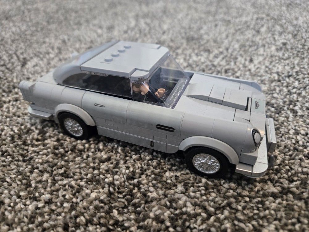 Lego James Bond 007 Aston Martin w/Minifigure