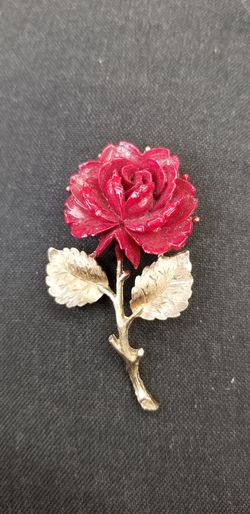 Beautiful Vintage Enameled and Gold Plated Rose Brooch