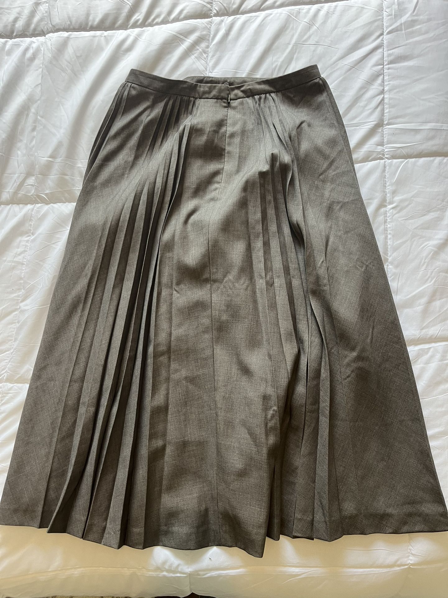 Due per due long skirt Size 10 gray