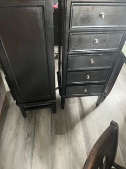 Classic Black 5-Drawer Dressers – Matching Pair