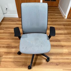 Steelcase Think V2 Ergonomic Office Chair – Adjustable Arms – Gray Fabric