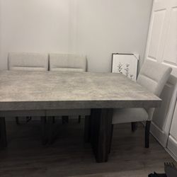 $500Dining table 