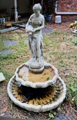 Henry studio lawn art fountain