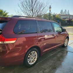 2011 Toyota Sienna