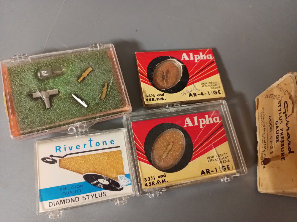 Old record Needles Four Container S In Box Very Old 
