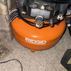 Compressor 3 Nail Guns