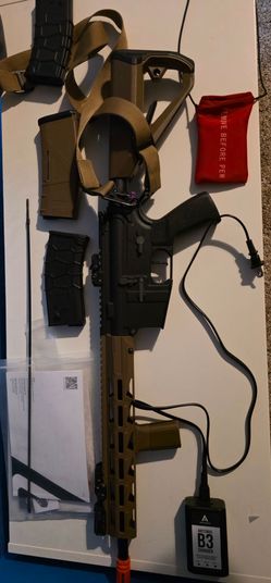Arcturus Airsoft Rifle with Accessories and Bag