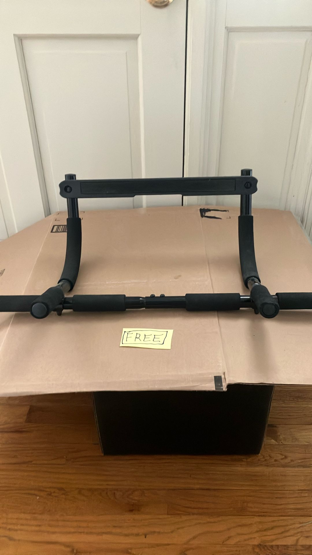 FREE —- Chin Up / Pull Up — Bar — Doorway