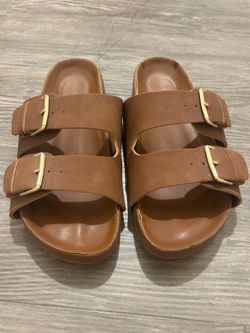 Women’s Size 7 Brown Double Buckle Slide Sandals