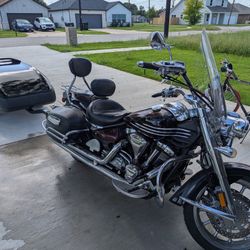 Yamaha Motorcycle With Custom Trailer 