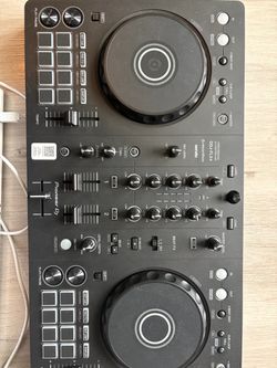 Pioneer DJ DDJ-FLX4 + Arturia MiniLab MkII MIDI Keyboard – $425 OBO – Arlington Ready-to-post description Selling a great beginner-to-intermediate DJ/