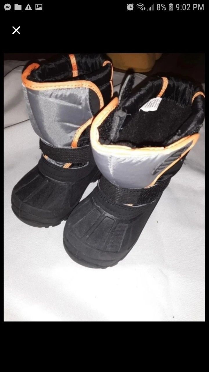 Size 7 toddler snow boots