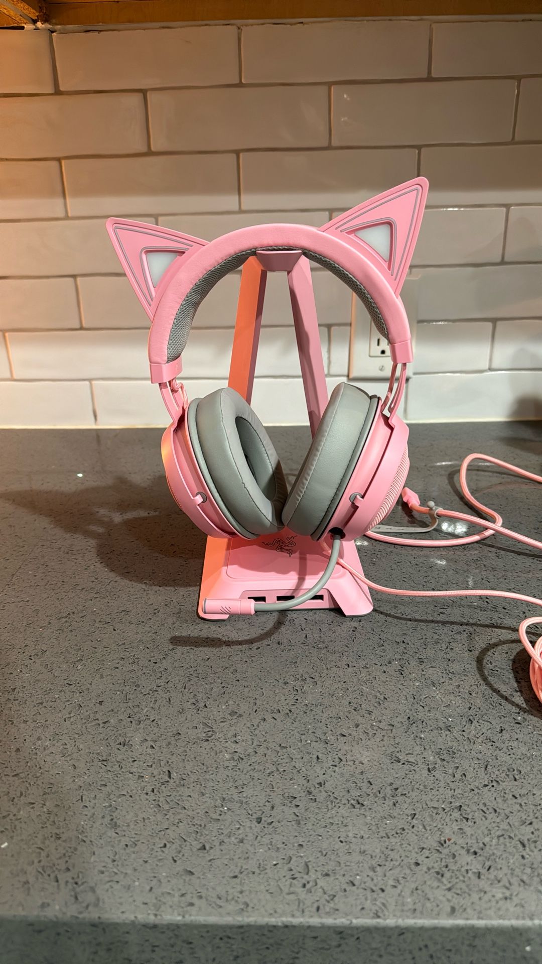 Razer Kitty Headset W Base Chroma Station