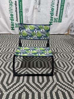 4 small beach chairs