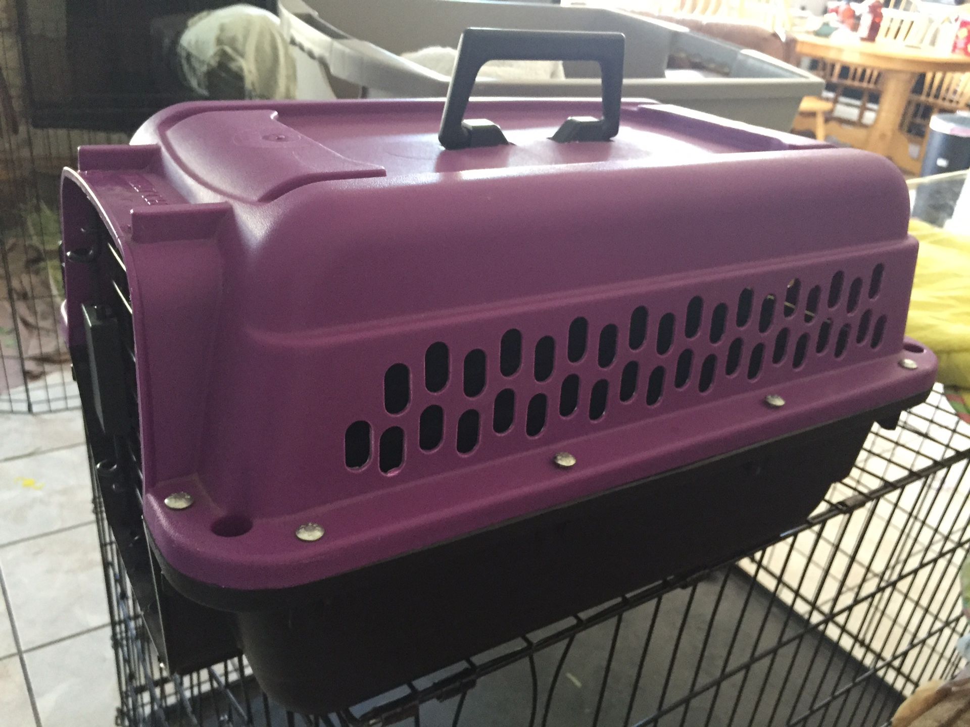 Small pet carrier