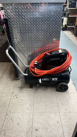 Husky 0300813A 8 Gallon 150 PSI Air Compressor