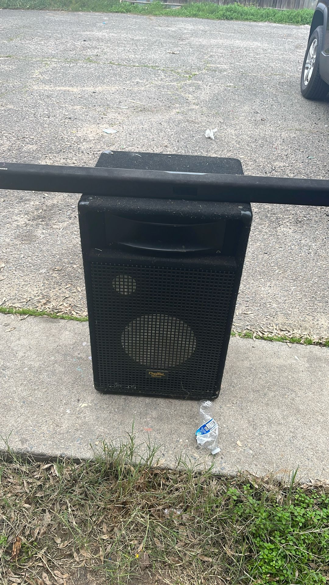 I’m Trying To Sell Theses Two Fast as Possible I Know The Long One works but The Big One Idk