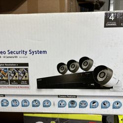 $250 Or Best Offer! Samsung Security System Kit 4 Channel DVR W/4 Cameras SDH-P3042