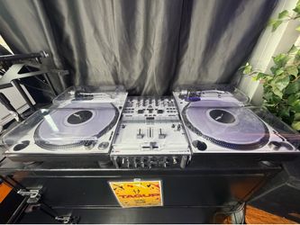 Pioneer DJM-S9 + Pioneer PLX-1000 Turntables + Decksavers + Serato Vinyls + Needles.