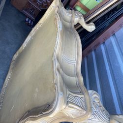 COFFEE TABLE / OPEN DRAWERS ON BOTH SIDES 