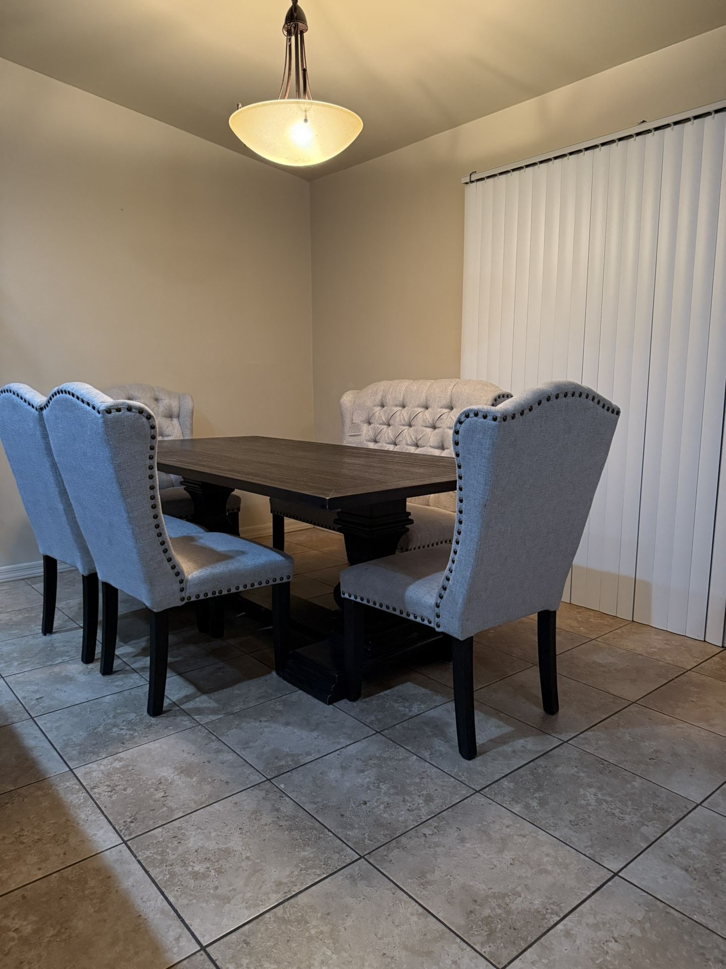 Dining Table/ Mesa