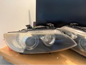 E92/E93 Headlights  2008-2010 BMW coupe