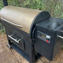 TRAEGER PELLET GRILL SMOKER WORKS GREAT 