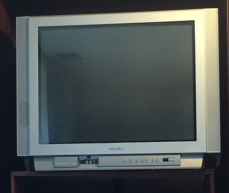 Toshiba Cinema Series HD 36-in TV