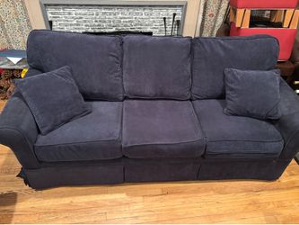 couch 7’ in good condition