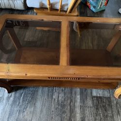 Wood & Glass Coffee Table + 2 Side Tables – Great Condition Moving need gone Before January 18th 