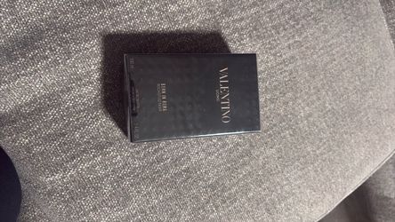 Valentino perfume