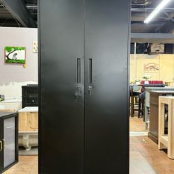 🔥Special Discount 🔥Minor imperfections, but do not affect normal use) 71-inch metal garage locker with lockable doors and adjustable shelves. Steel 