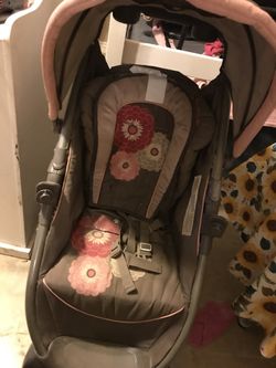 Baby stroller and car seat same exact design!
