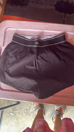 Short black alo