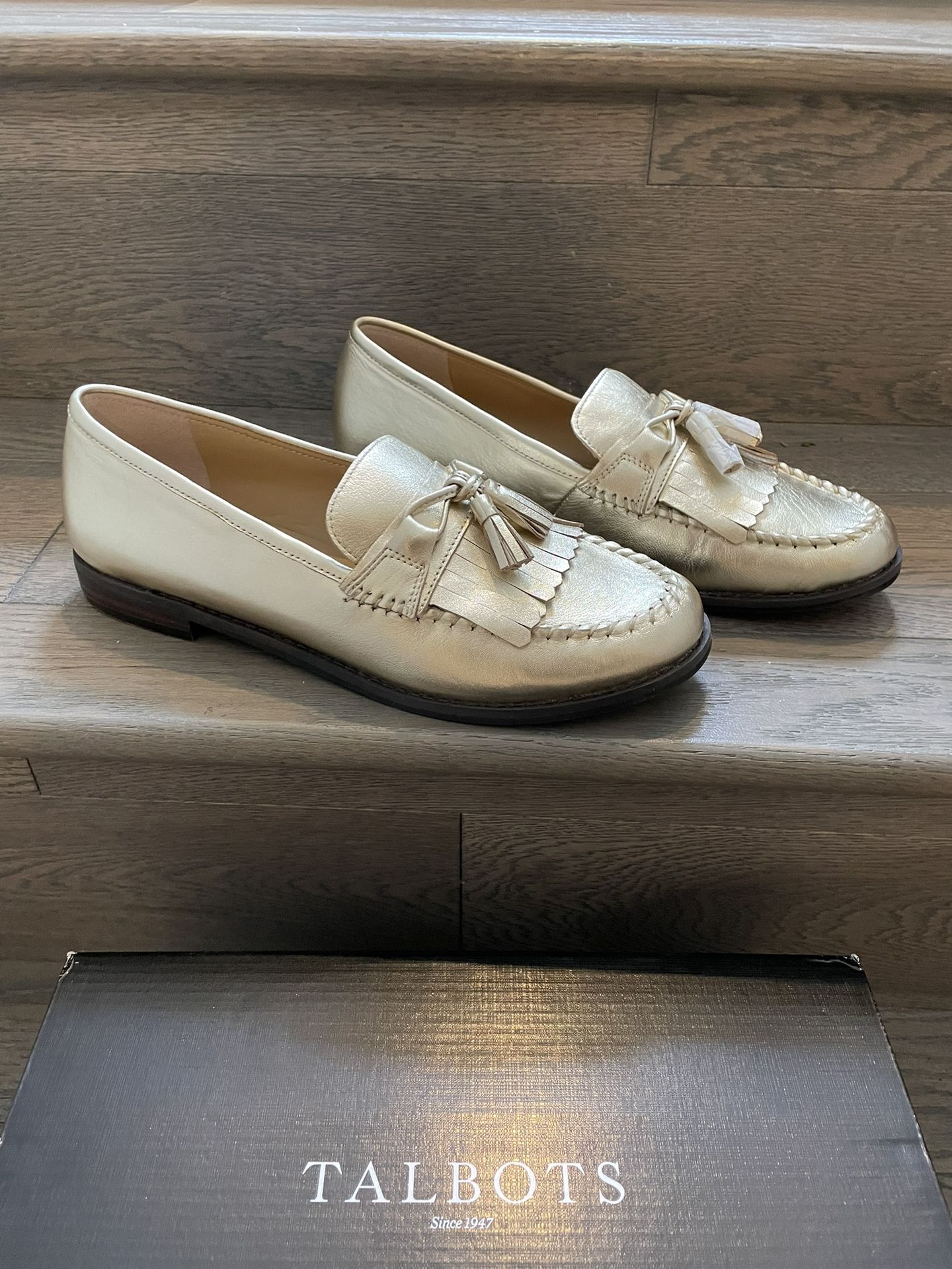 Talbots Women Gold Loafers Brand New Size