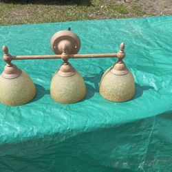 Bathroom lighting fixture