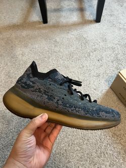 Yeezys 380 SZ 11