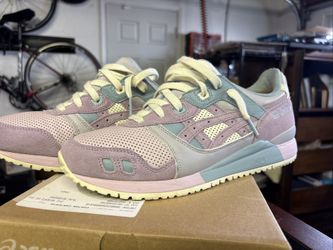 Gel Lyte Iii Barely Rose Size 9  $145