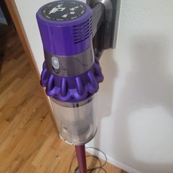 Dyson V10 Cordless Vacuum