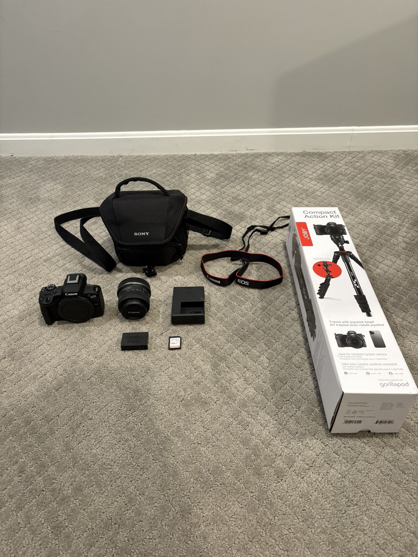 Canon EOS R50 Camera Kit + Tripod