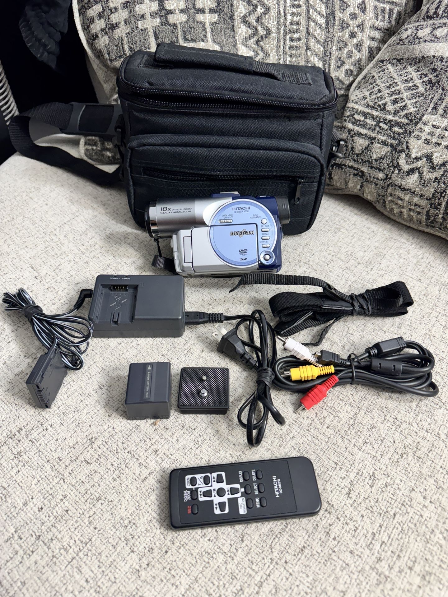 Silver and Blue Hitachi DZ-MV550A DVD & SD Card camcorder W/Remote
