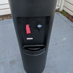 5 Gallon Hot/ Cold Water Dispenser