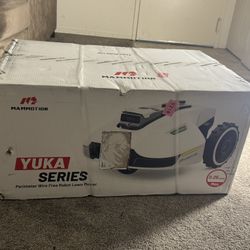 MAMMOTION YUKA 1000 Perimeter Wire Free Robot Lawn Mower