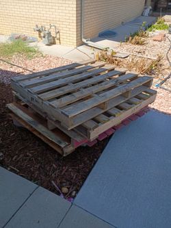 Pallets (5x)