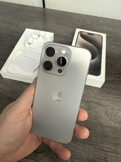 iPhone 15 pro 512gb unlocked for any carriers ( Liberado)