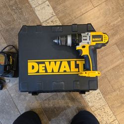 DeWalt DCD920 14.4V 1/2" Cordless Drill - 2 Batteries + Case