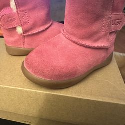 Pink Ugg boots Girl size 6 Toddler
