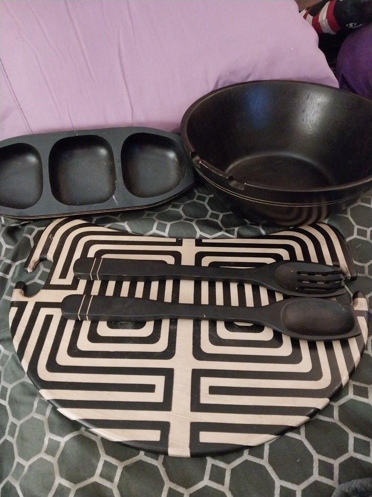 5 Piece Set Spoon Cutting Broad Bowl And 3 Split Bowl 25 Dollars 