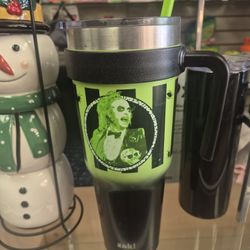 Zak Designs 40oz Beetlejuice Straw Handle Tumbler. 
