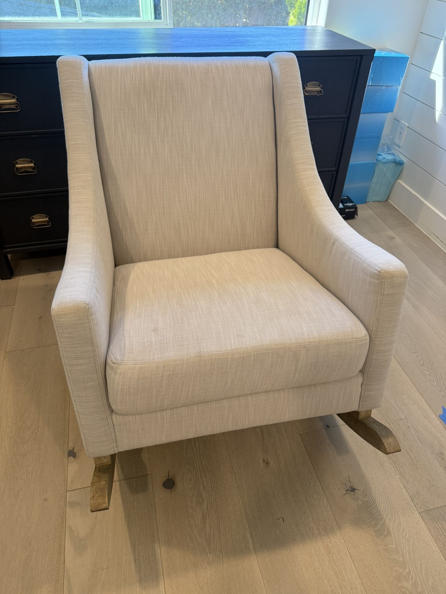 RH Baby & Child High-Back Slope Arm Upholstered Rocker – Linen, Drifted Oak Base